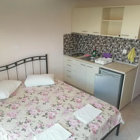 Kalipso 3* نيكيتي